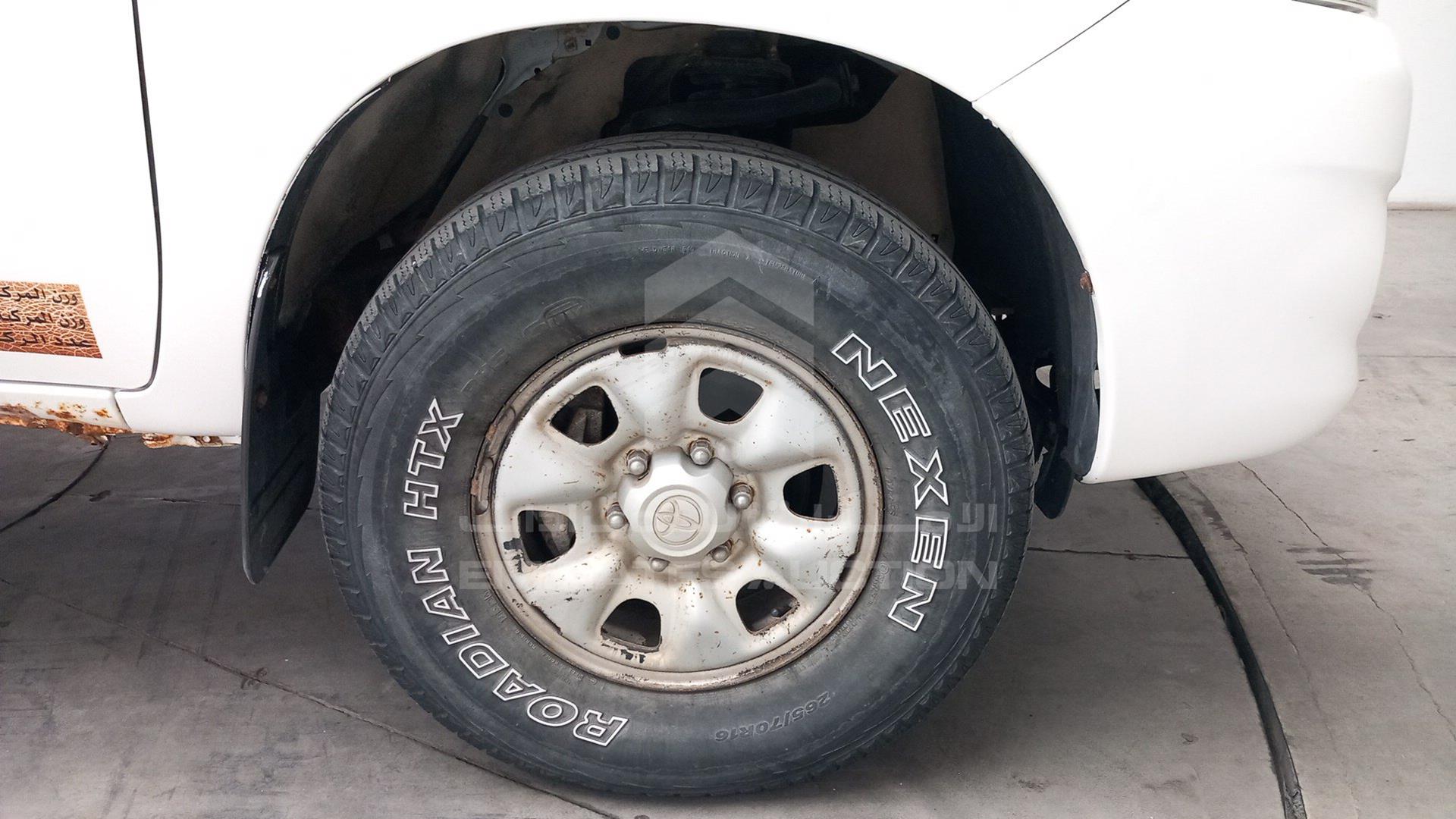 2015 TOYOTA HILUX VIN: MR0FX22G7F1437655