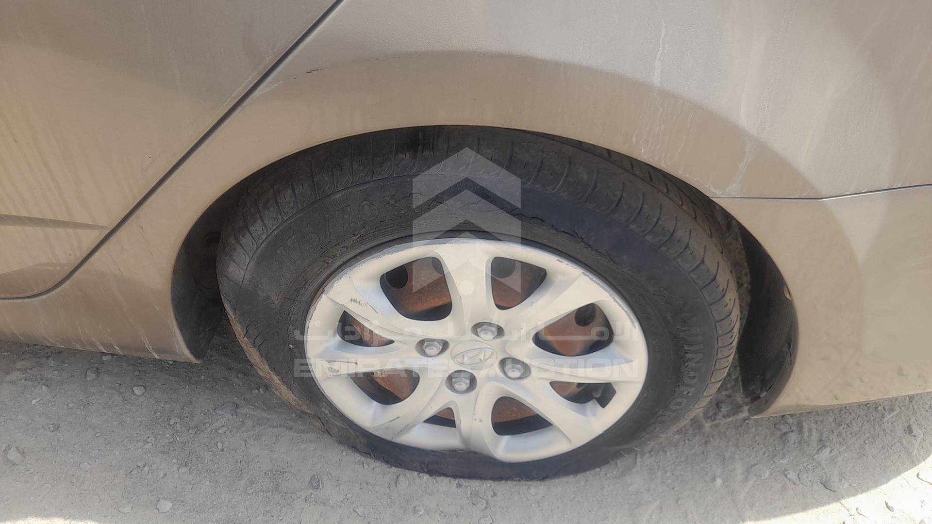 2015 HYUNDAI ACCENT VIN: KMHCT41B9FU679257