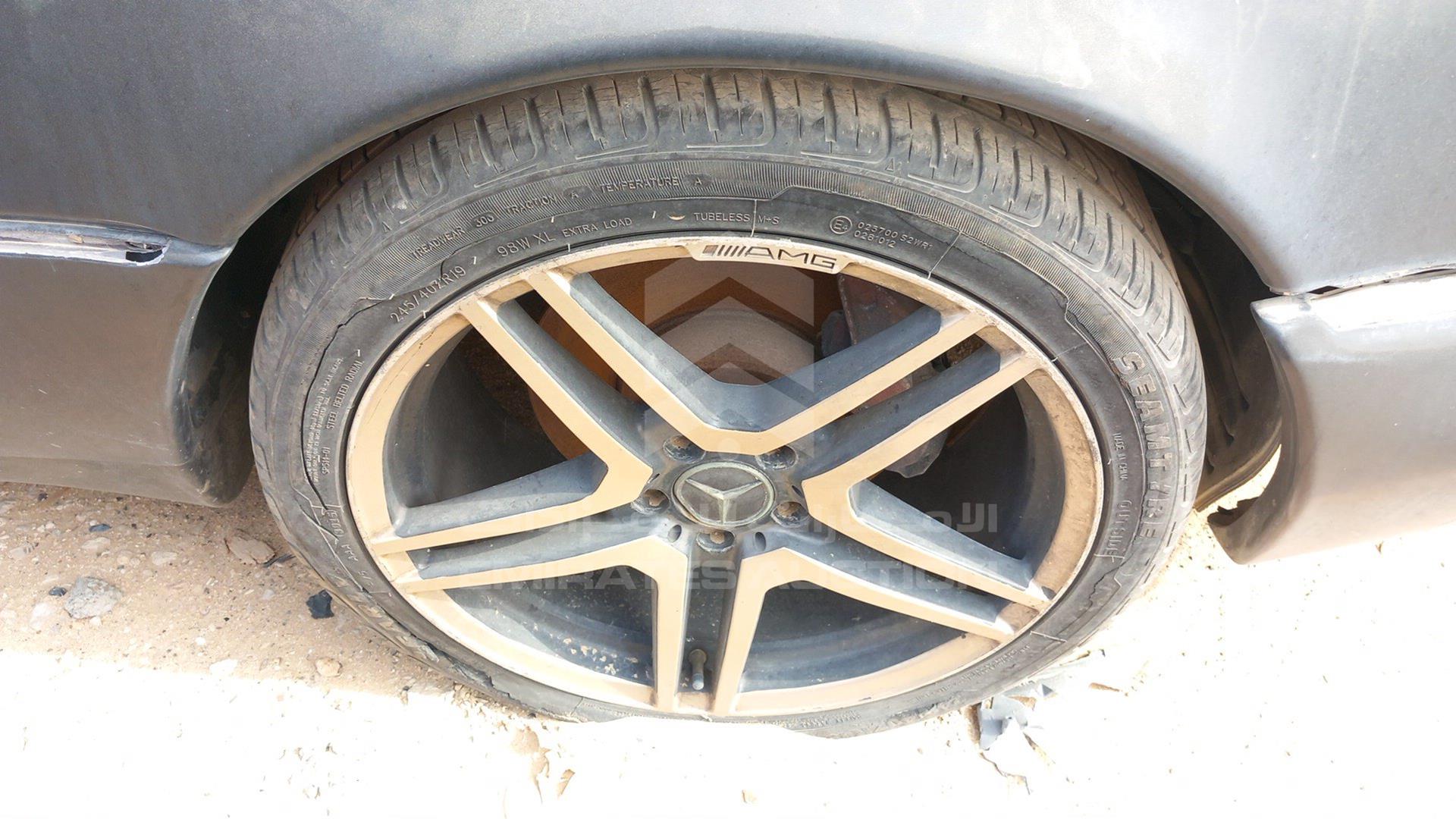0 MERCEDES CL 500 VIN: WDB1400701A188844
