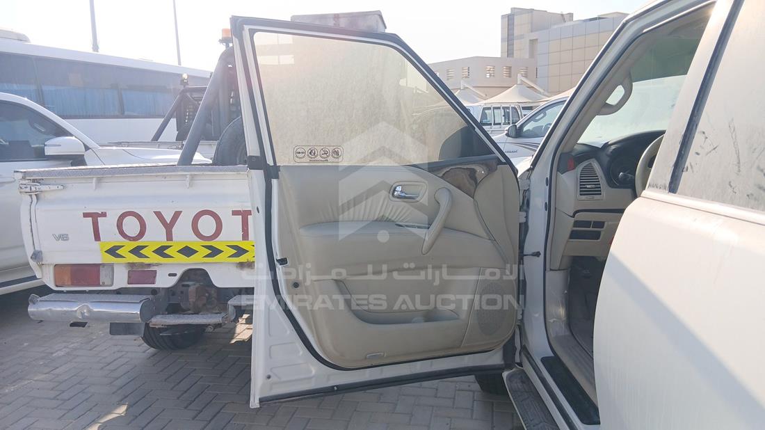 نيسان باترول 2019 — الباب الأمامي الأيسر — صورة 10