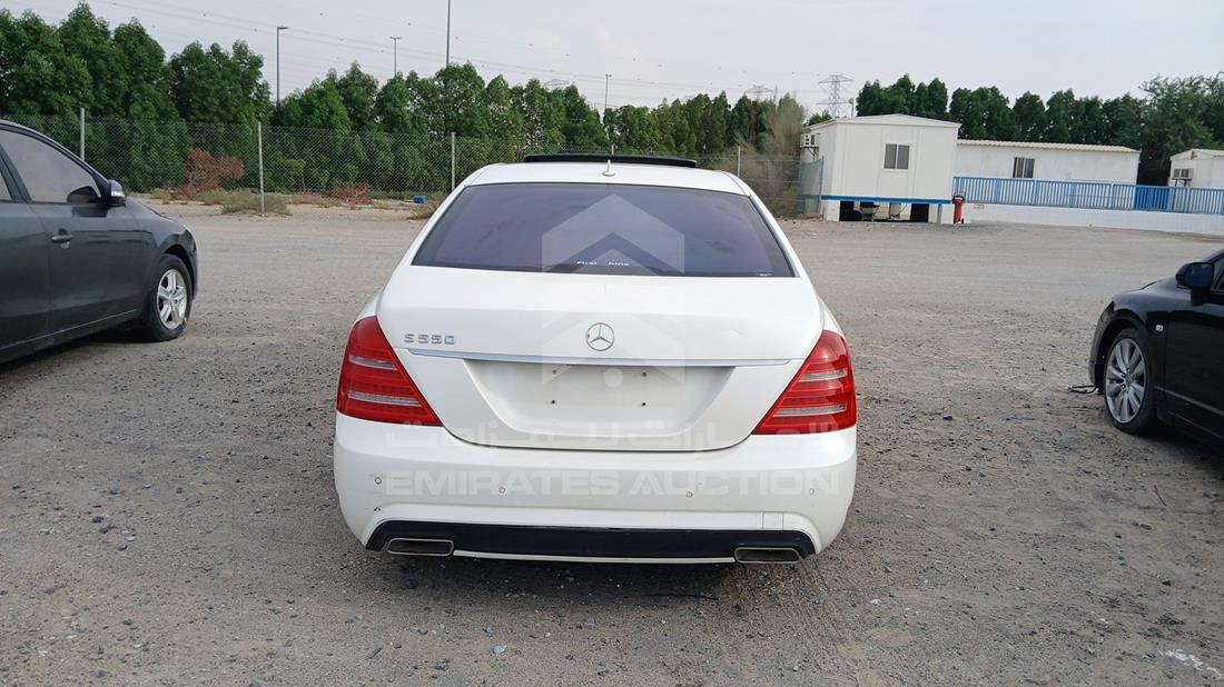 مرسيدس اس 550 2011 — الزاوية الخلفية — صورة 8