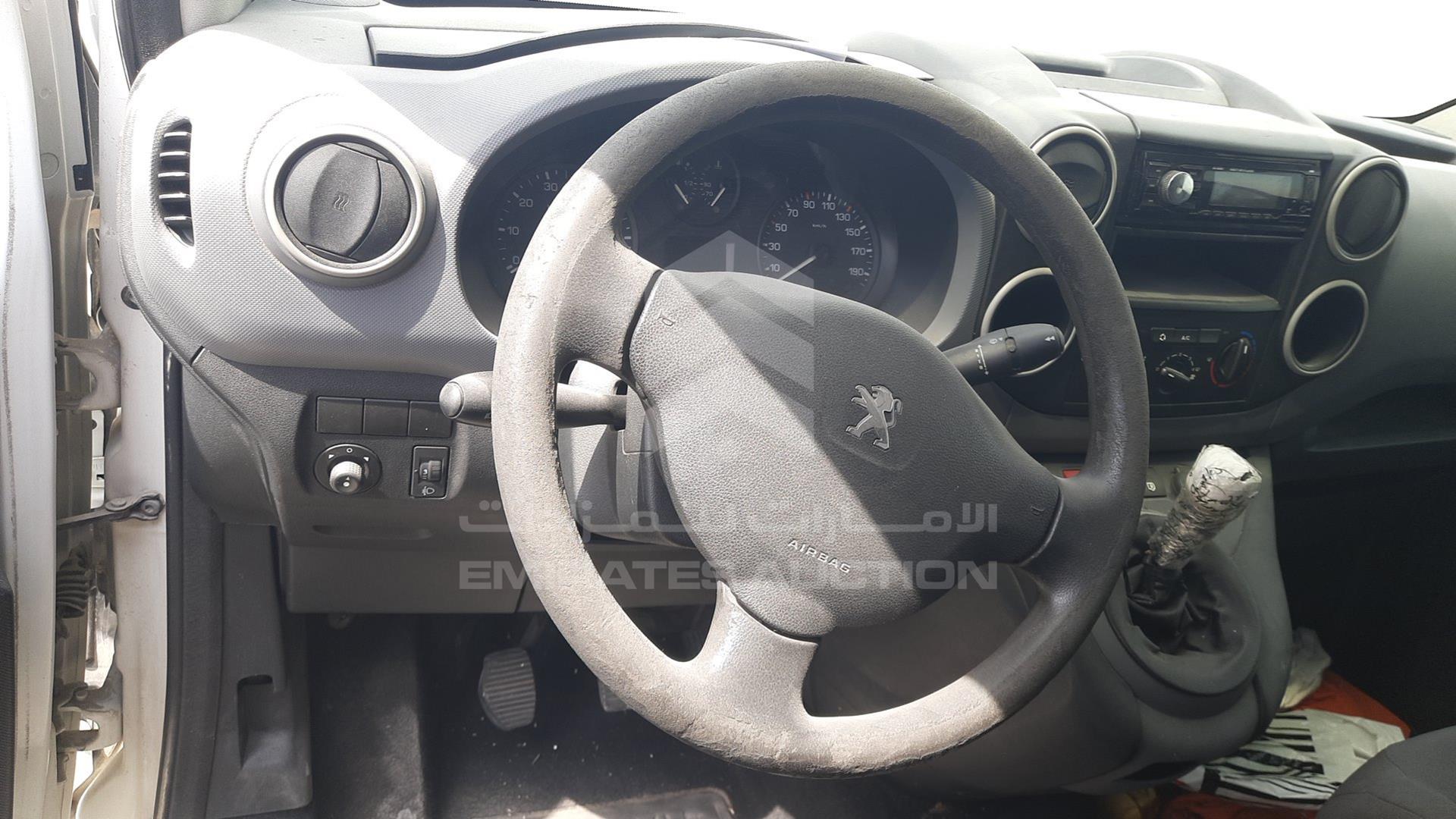 2015 PEUGEOT PARTNER VIN: VF37ENFUXFJ515832