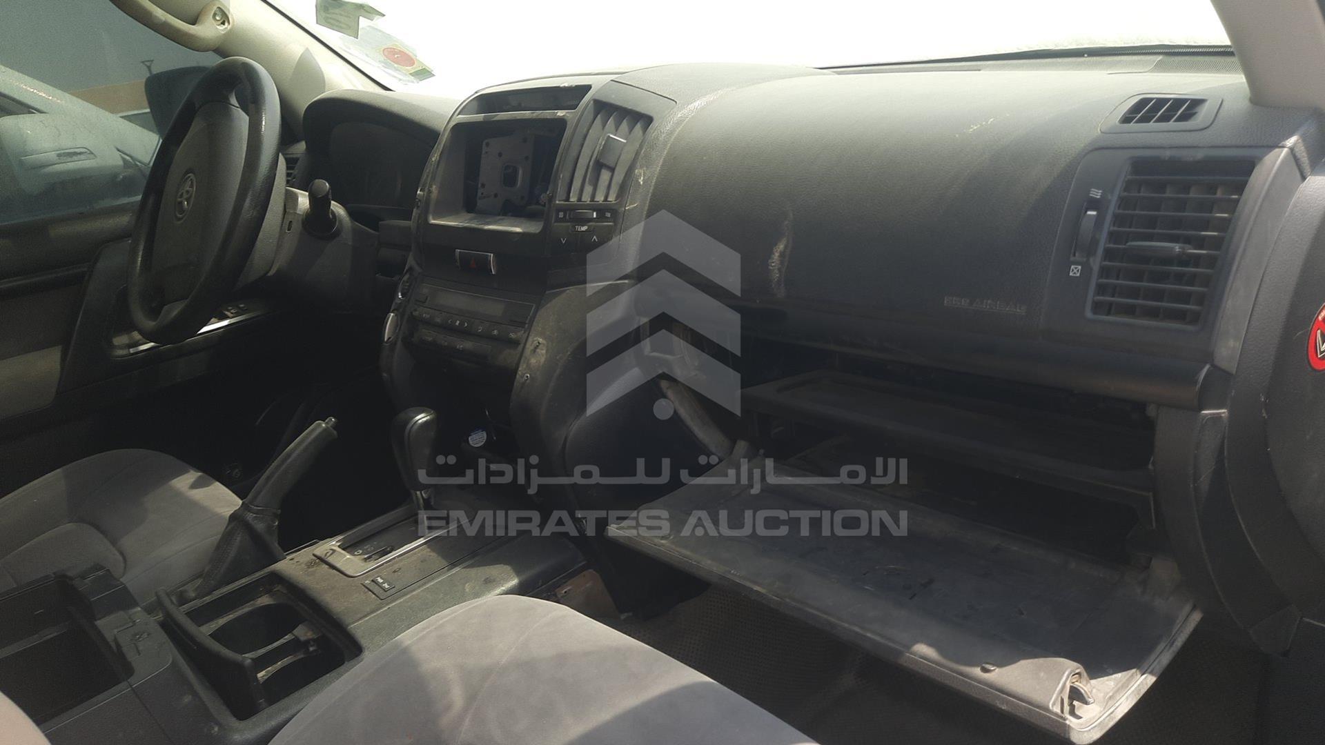 2011 TOYOTA LAND CRUISER VIN: JTMDU09J1B4033618