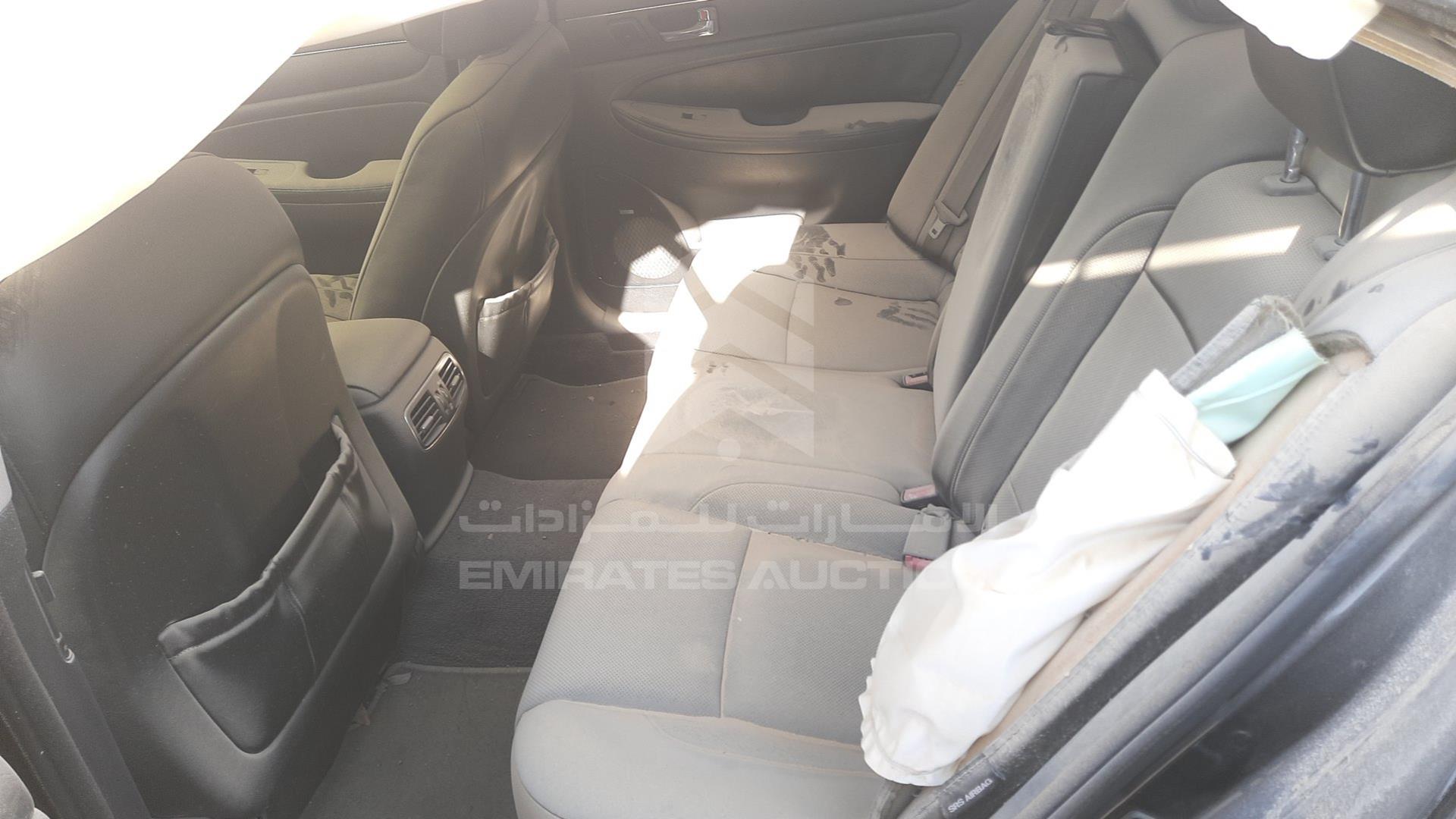 2009 HYUNDAI GENESIS VIN: KMHGC46F49U050460