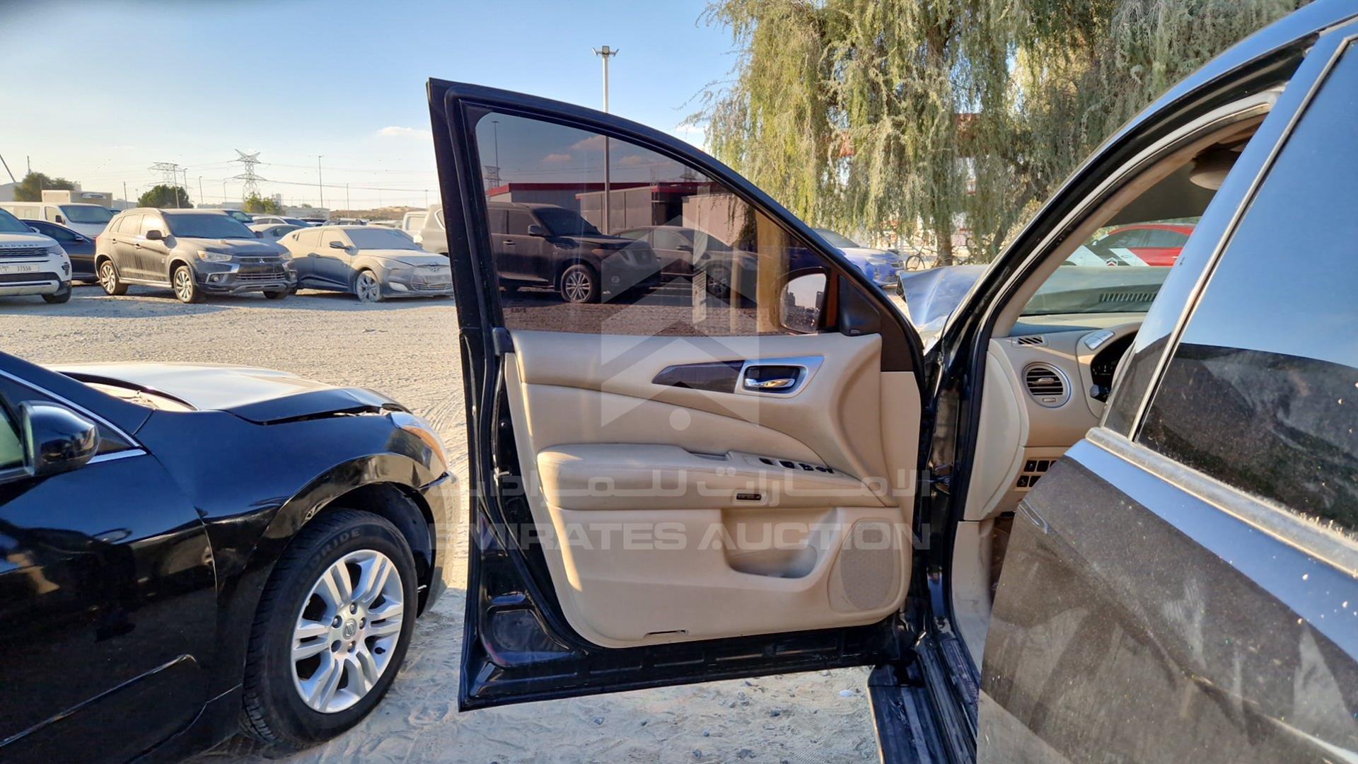 2015 NISSAN PATHFINDER VIN: 5N1AR2MM1FC615291