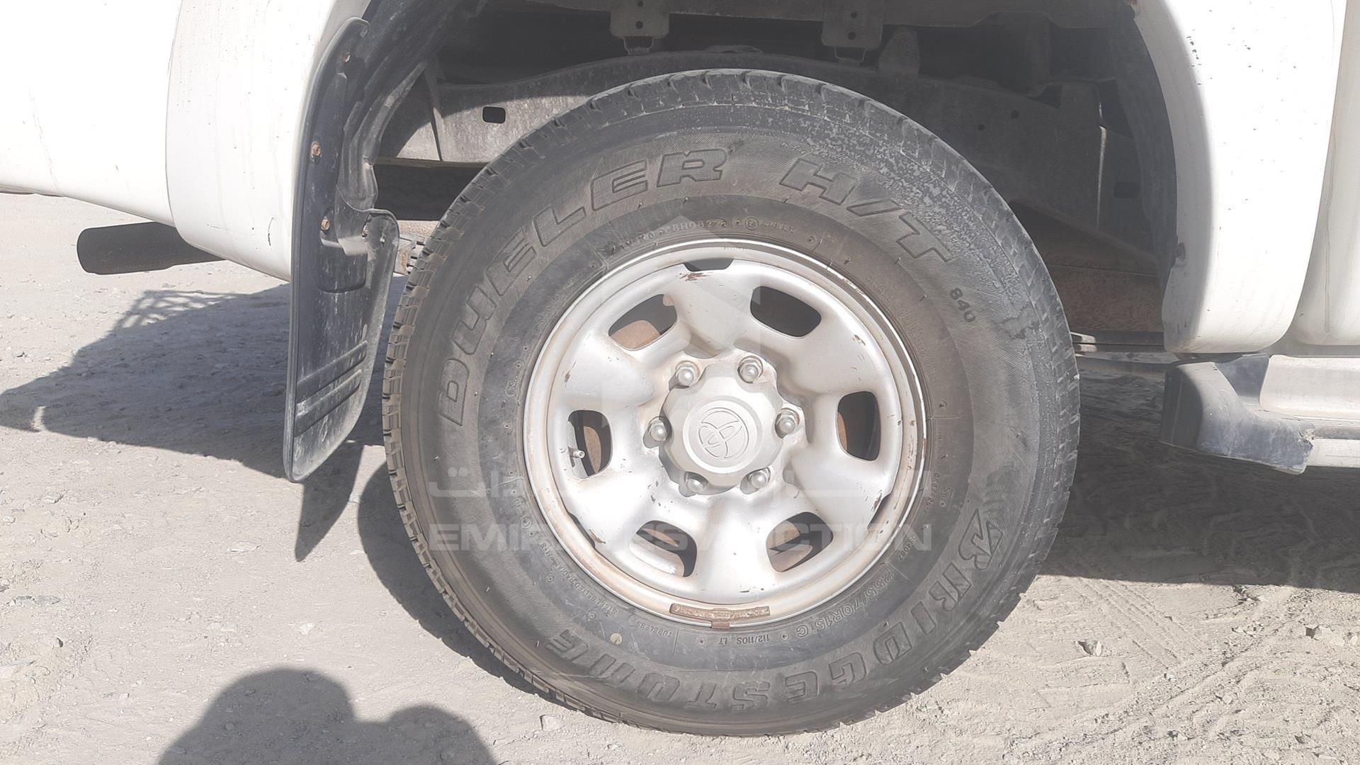2014 TOYOTA HILUX VIN: MR0FX22G5E1111738