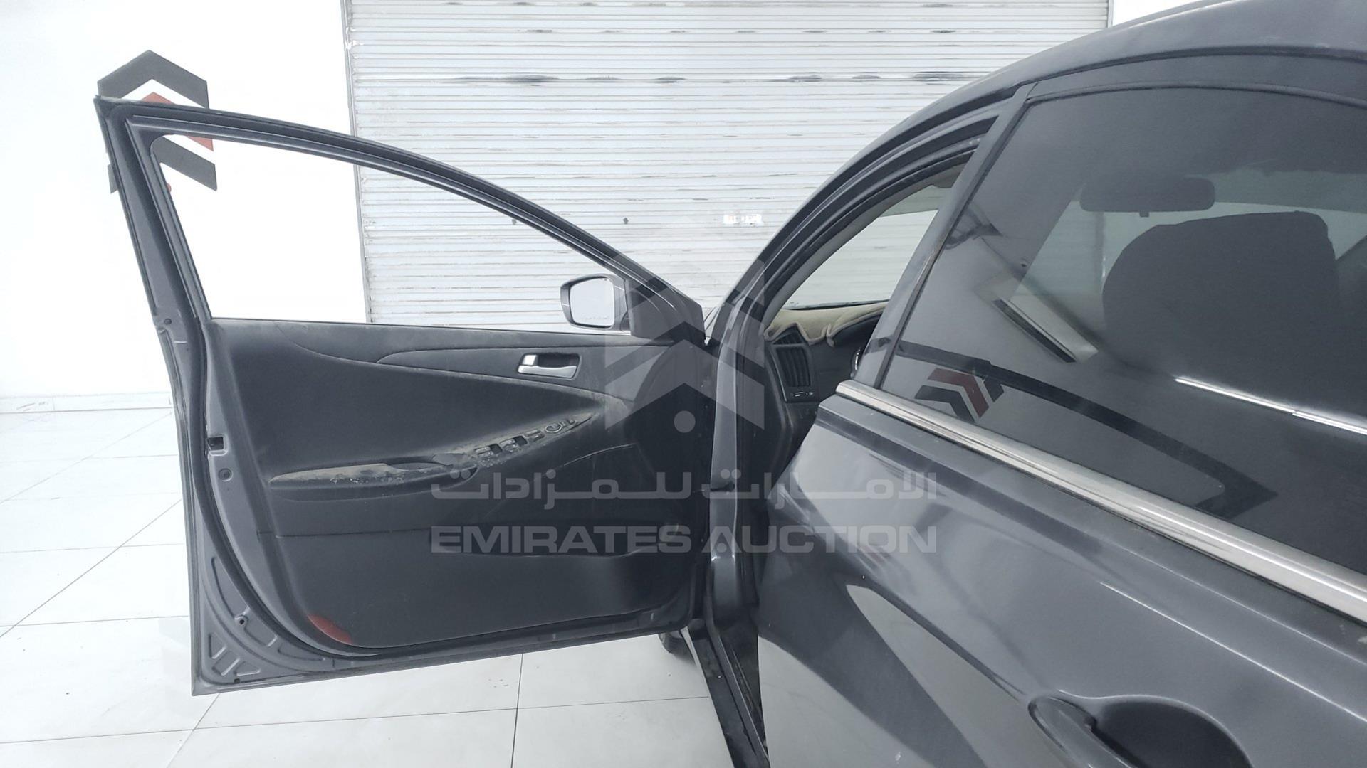 2012 HYUNDAI SONATA VIN: KMHEB41C3CA403156