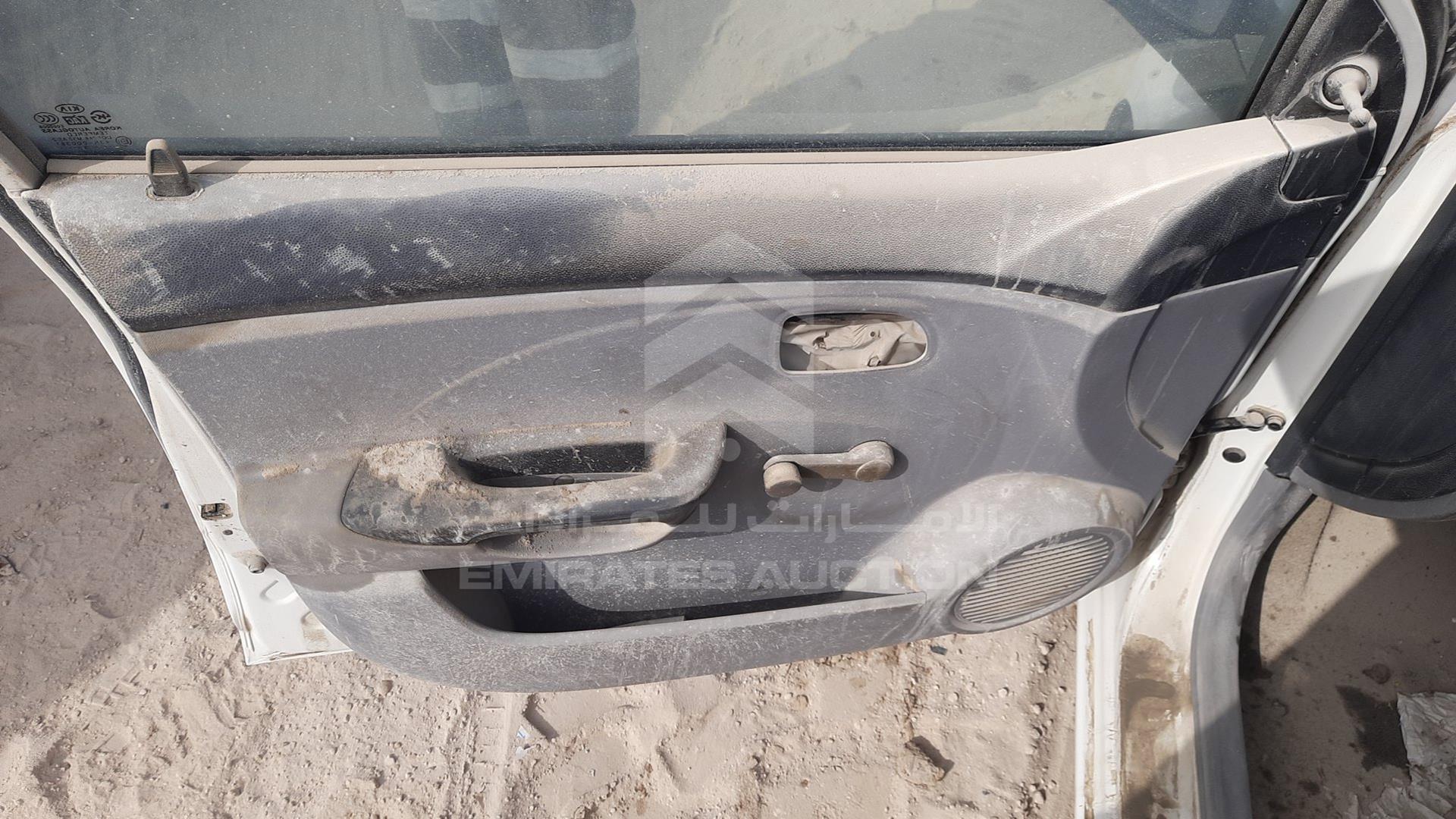 2005 KIA PICANTO VIN: KNABA24375T137381