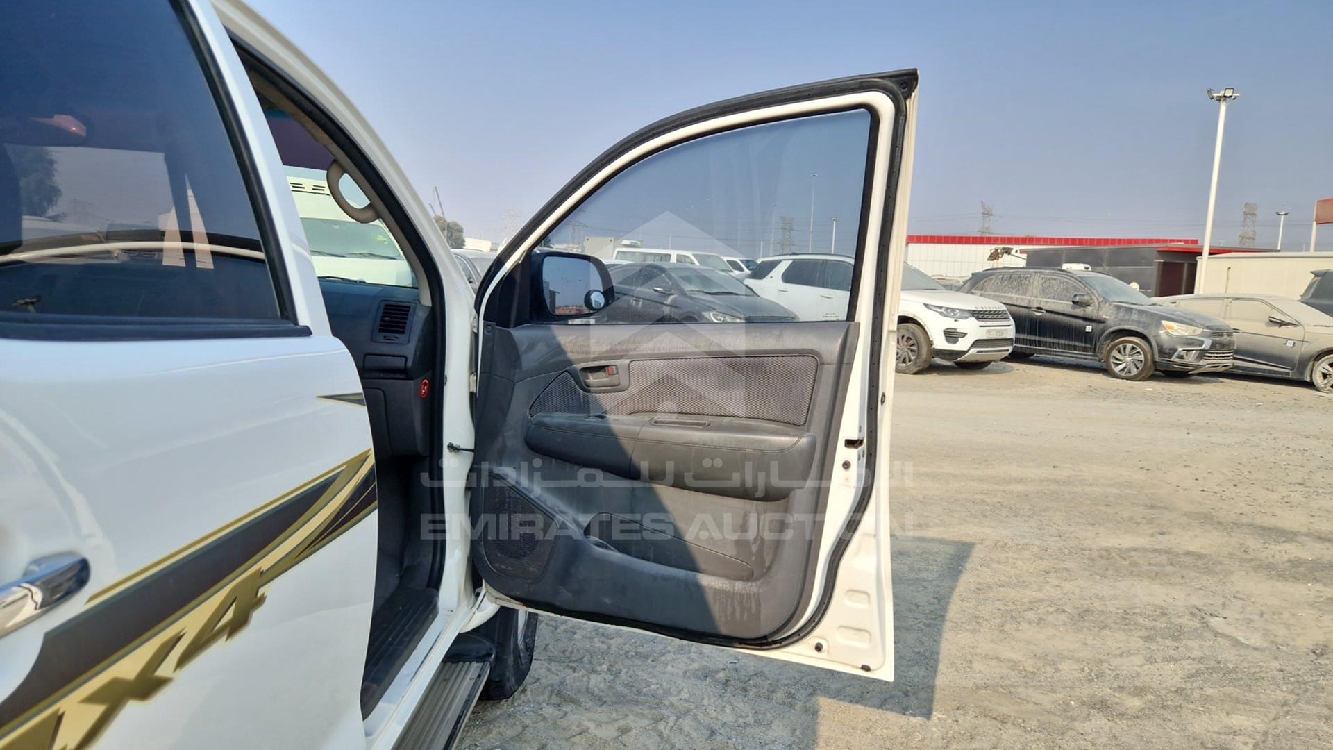 2015 TOYOTA HILUX VIN: MR0FX22G7F1144029