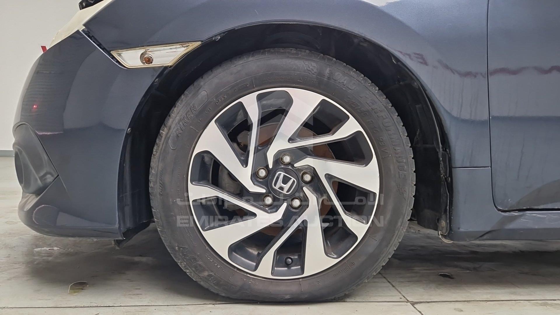 2017 HONDA CIVIC VIN: 19XFC2677HE450331