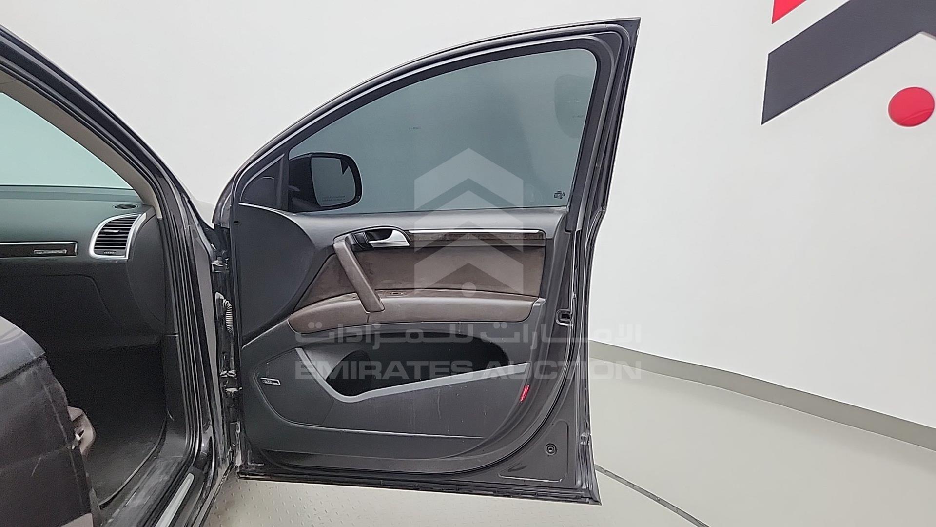 2010 AUDI Q7 VIN: WAUAVD4L2AD003989