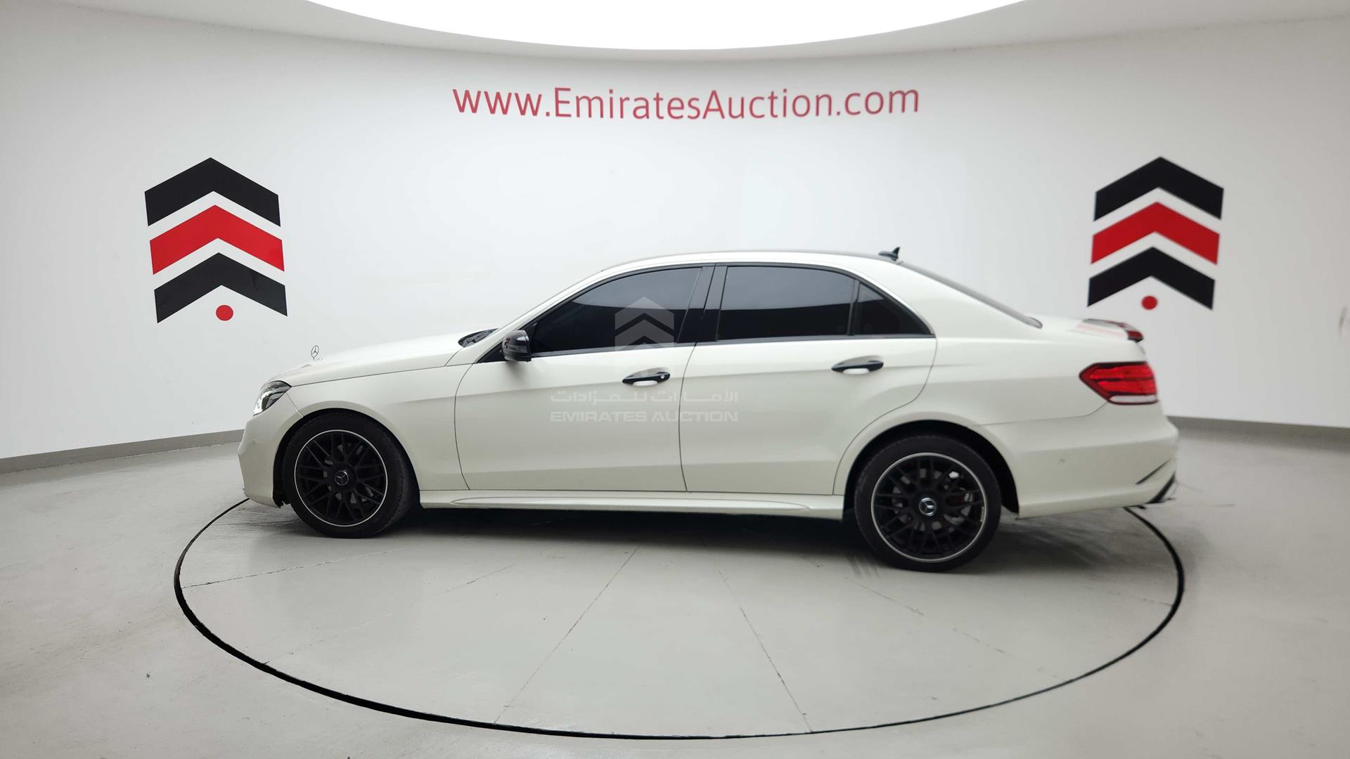 2010 MERCEDES E 300 VIN: WDDHF5EB7AA258364