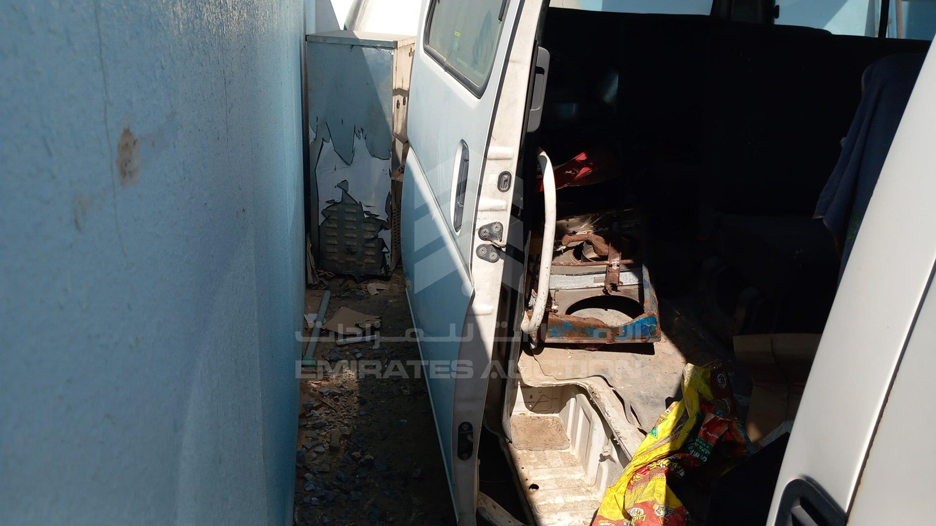 2013 NISSAN URVAN VIN: JN6AE54S7DX030010