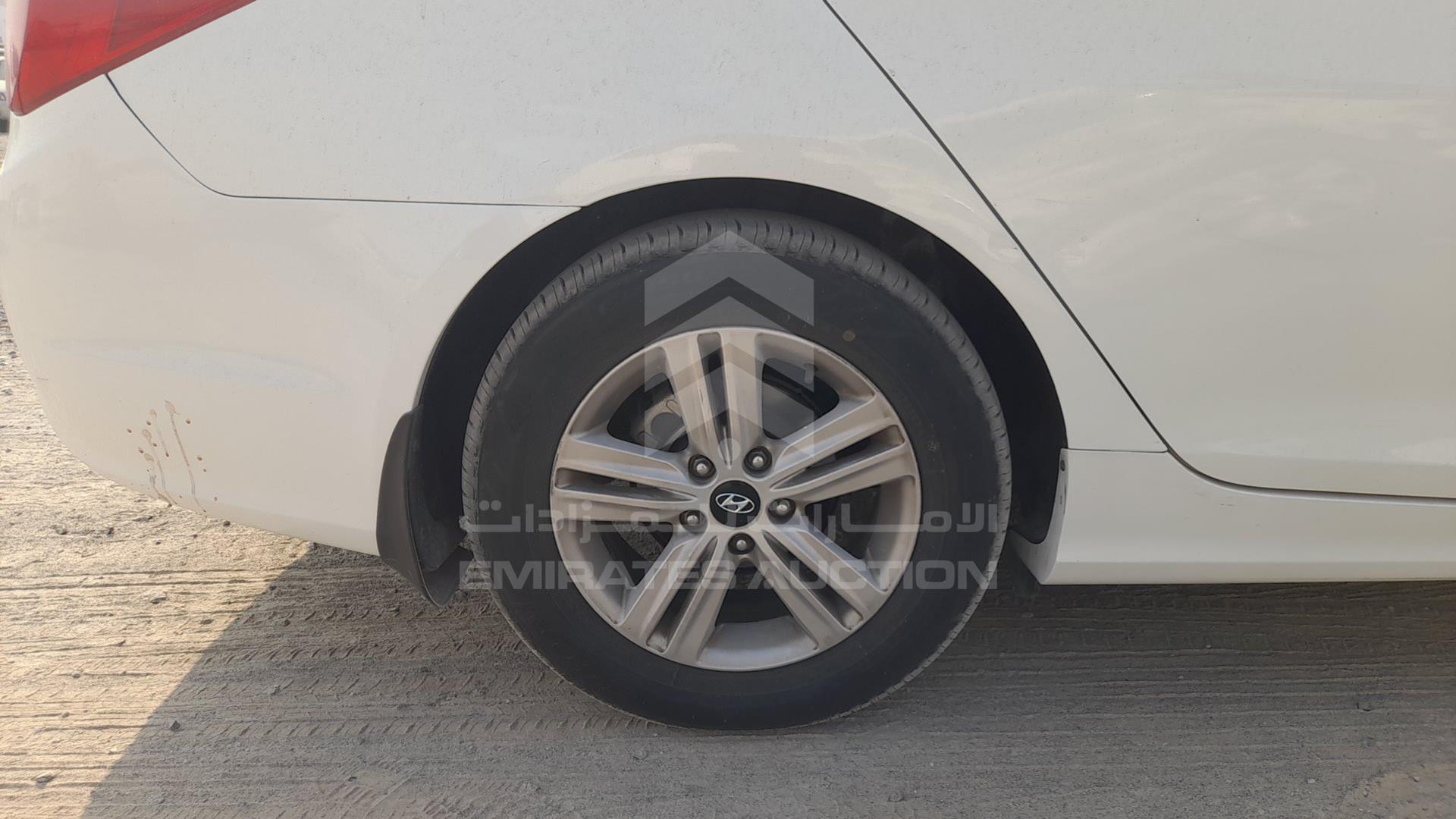 2014 HYUNDAI SONATA VIN: KMHEB41C7EA624942