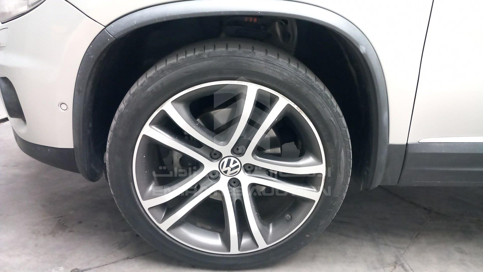 2016 VOLKSWAGEN TIGUAN VIN: WVGDE2AX1GW544858