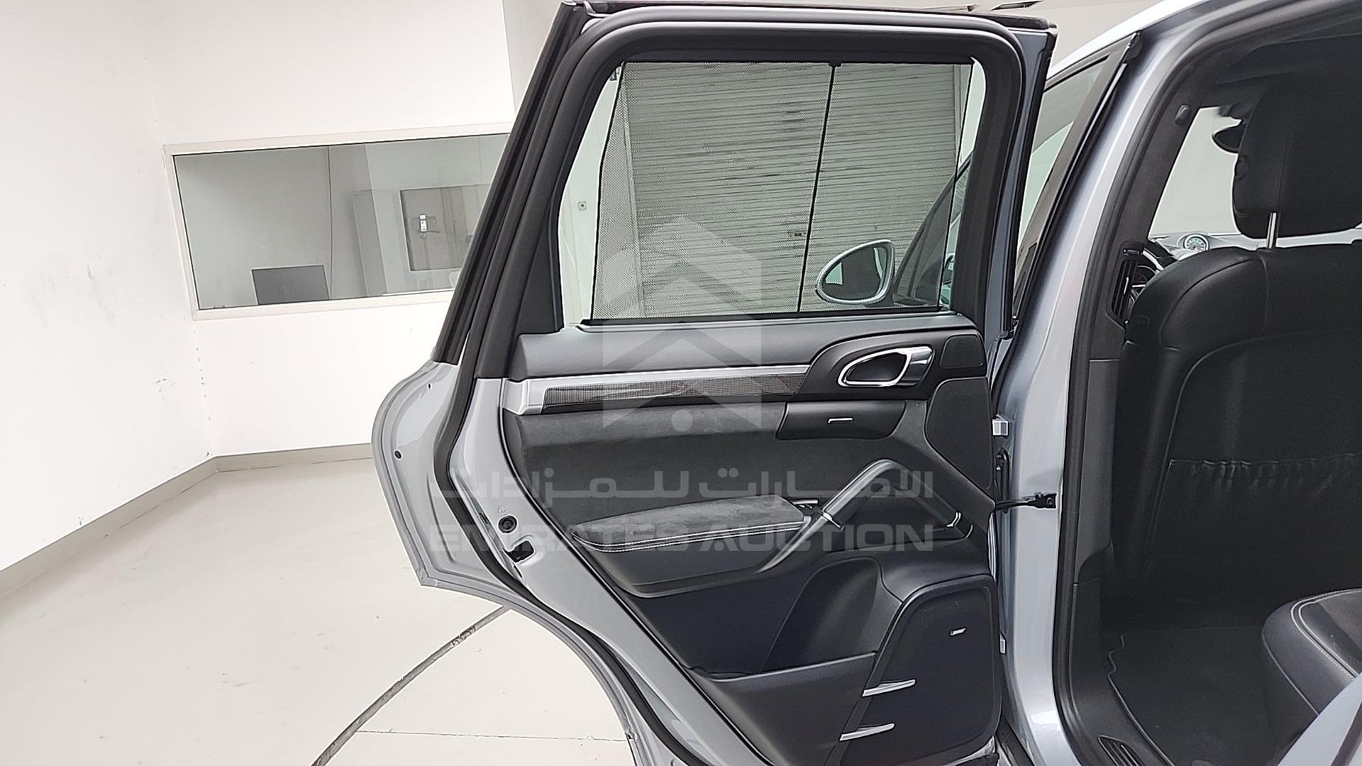 2016 PORSCHE CAYENNE VIN: WP1ZZZ92ZGLA72836