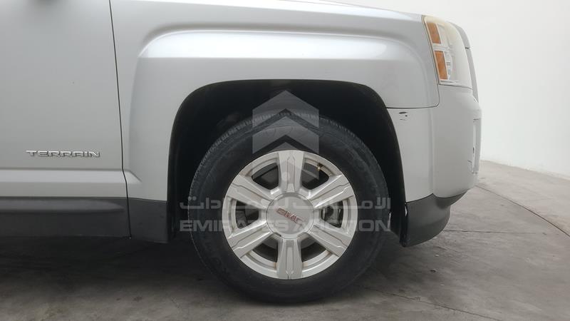 2GKAL8EKXF6303229 Auction: EmiratesAuction Lot: 412016 2GKAL8EKXF6303229 GMC Terrain 2015 SILVER Photo 40