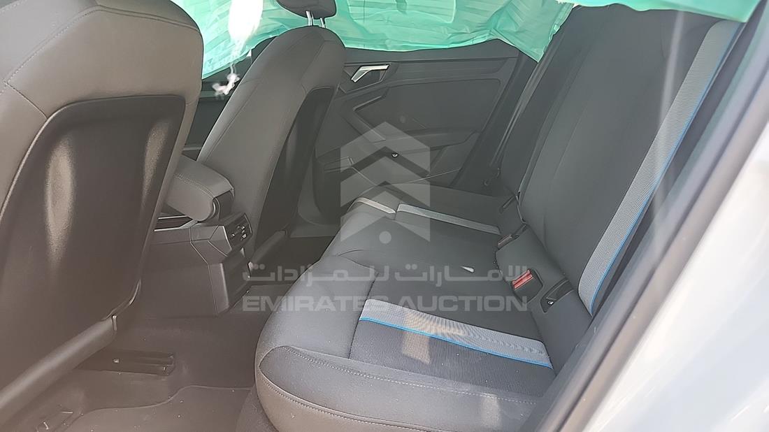 اودي ايه 3 2024 — زاوية الراكب الخلفي اليسرى — صورة 18