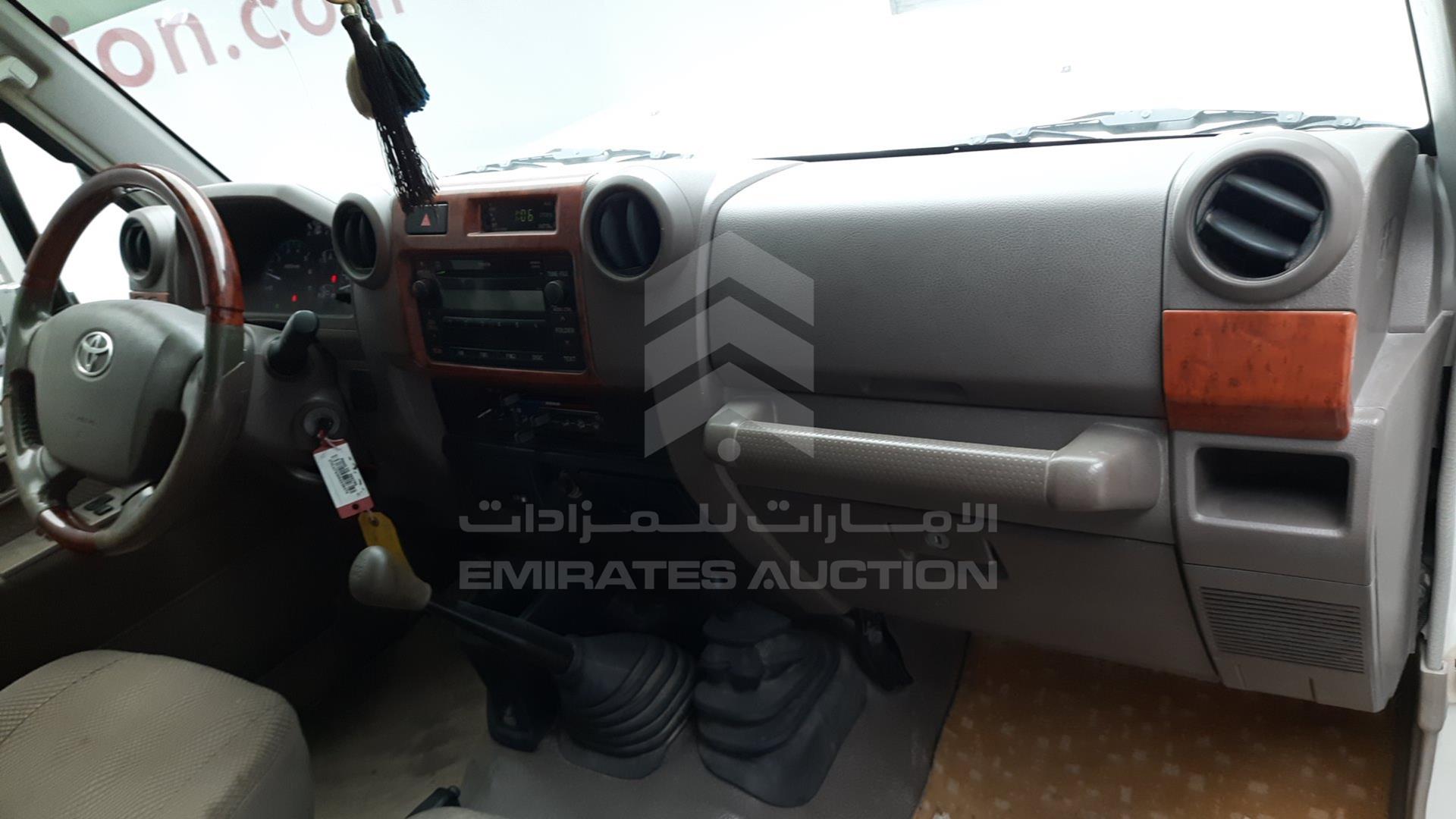 2013 TOYOTA LAND CRUISER VIN: JTFLU73J9D4538474