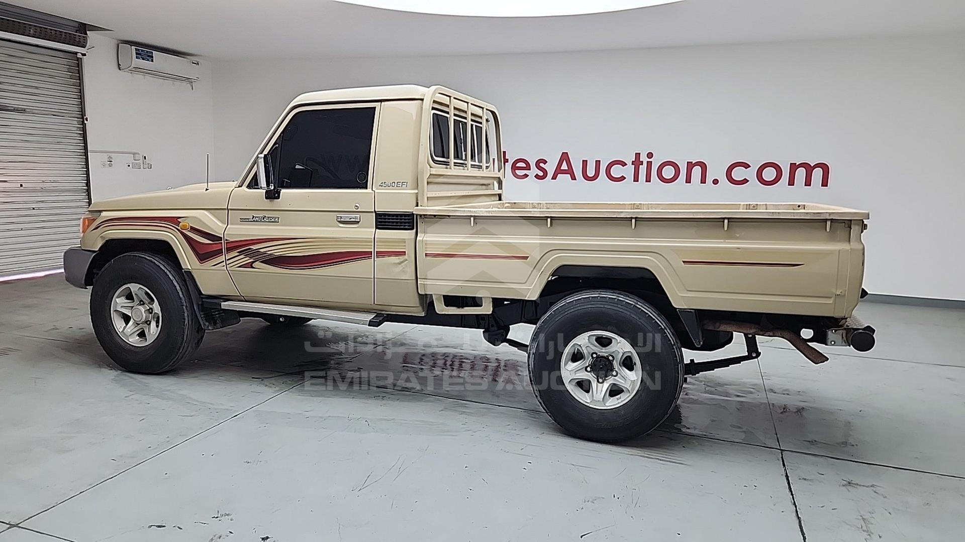 2008 TOYOTA LAND CRUISER VIN: JTFLJ73J186040241