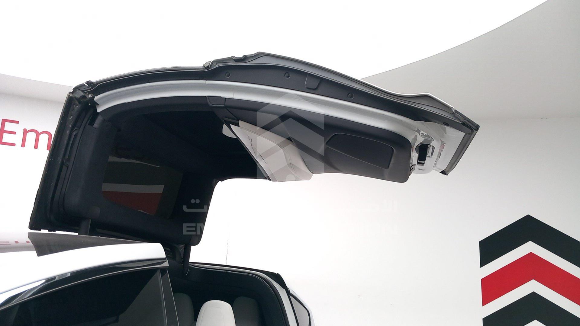 2018 TESLA MODEL X VIN: 5YJXCCE27JF116185