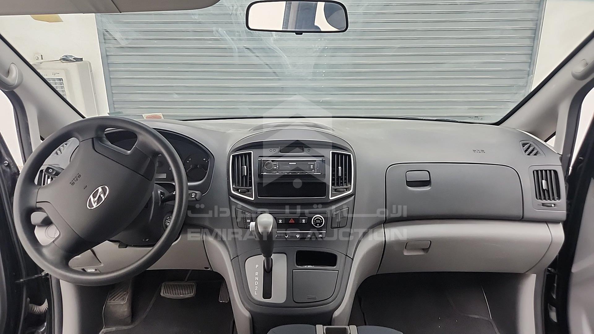 2018 HYUNDAI H1 VIN: KMJWA37R7JU974303