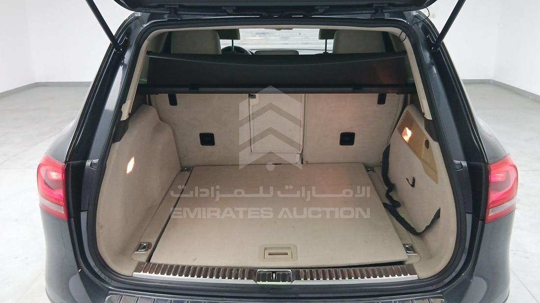 2014 Volkswagen Touareg — Trunk Interior View — Photo 22