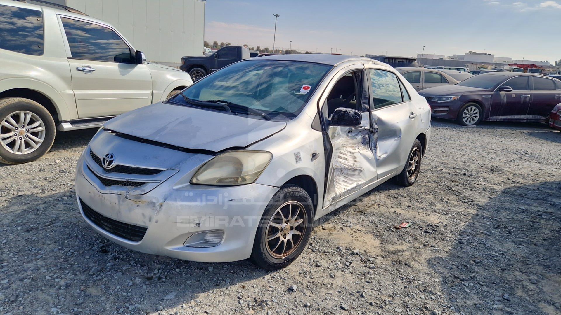 2007 TOYOTA YARIS VIN: JTDBW923471062749