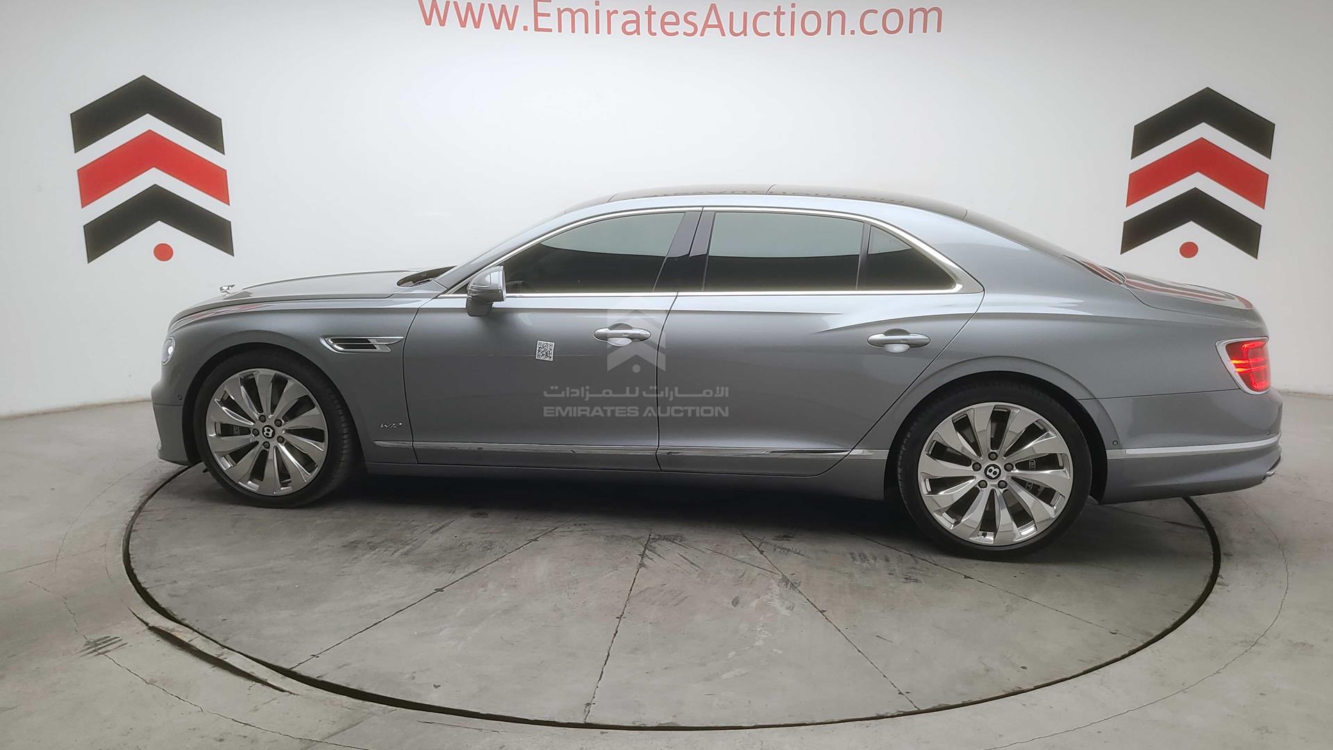 2020 BENTLEY FLYING SPUR VIN: SCBBA5ZG1LC083009