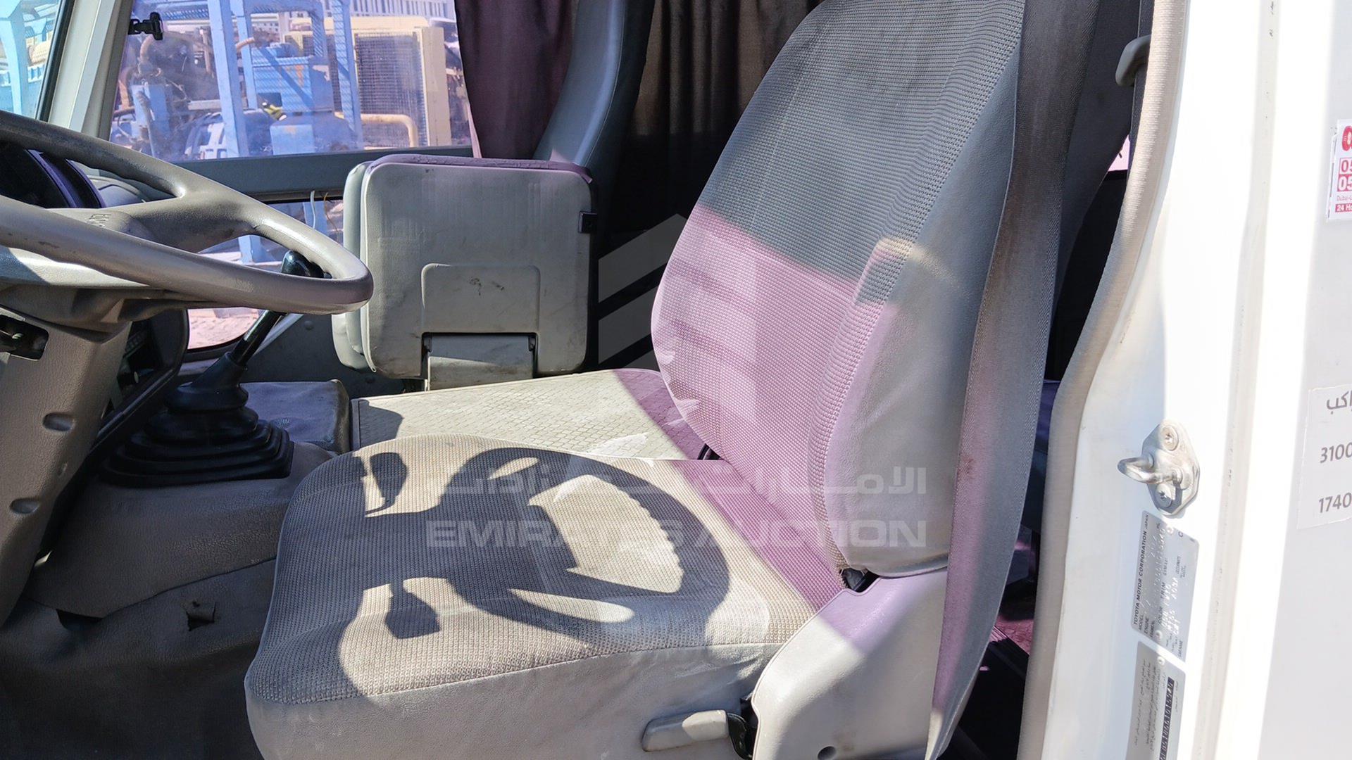2006 TOYOTA COASTER VIN: JTGFB518661015940