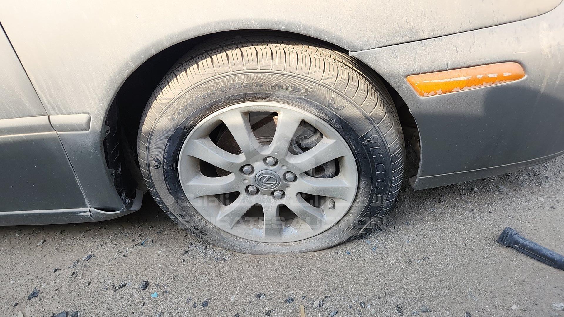 2004 LEXUS ES 330 VIN: JTHBA30G445005214