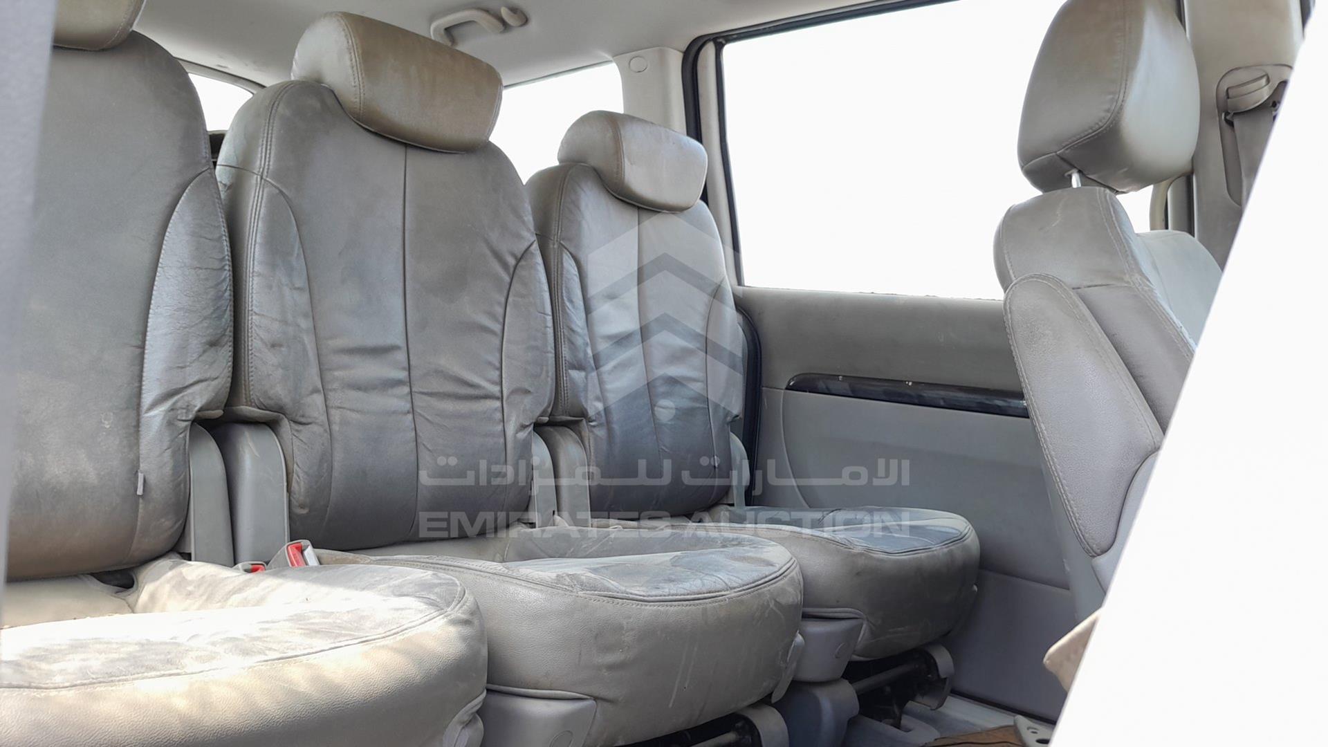 2011 KIA CARNIVAL VIN: KNAMH8172B6368472