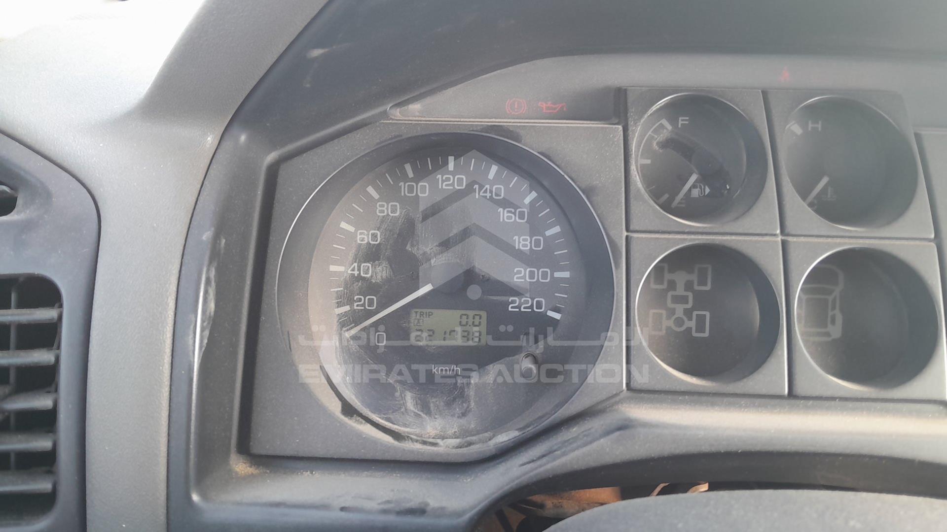 2007 MITSUBISHI PAJERO VIN: JMYLRV73W7J704401