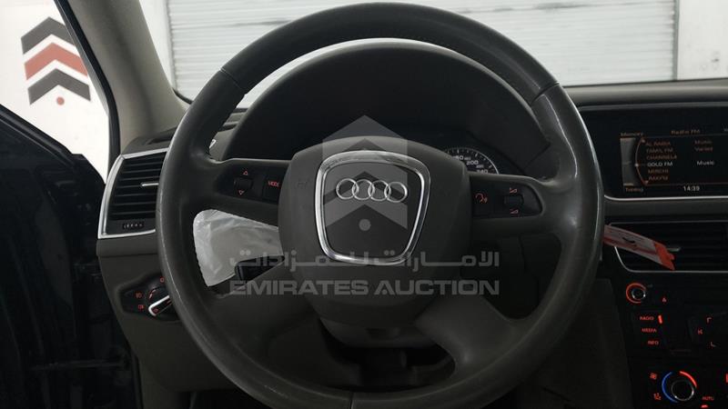 WAUKF68R29A022132 Auction: EmiratesAuction Lot: 405536 WAUKF68R29A022132 Audi Q5 2009 GREY Photo 14