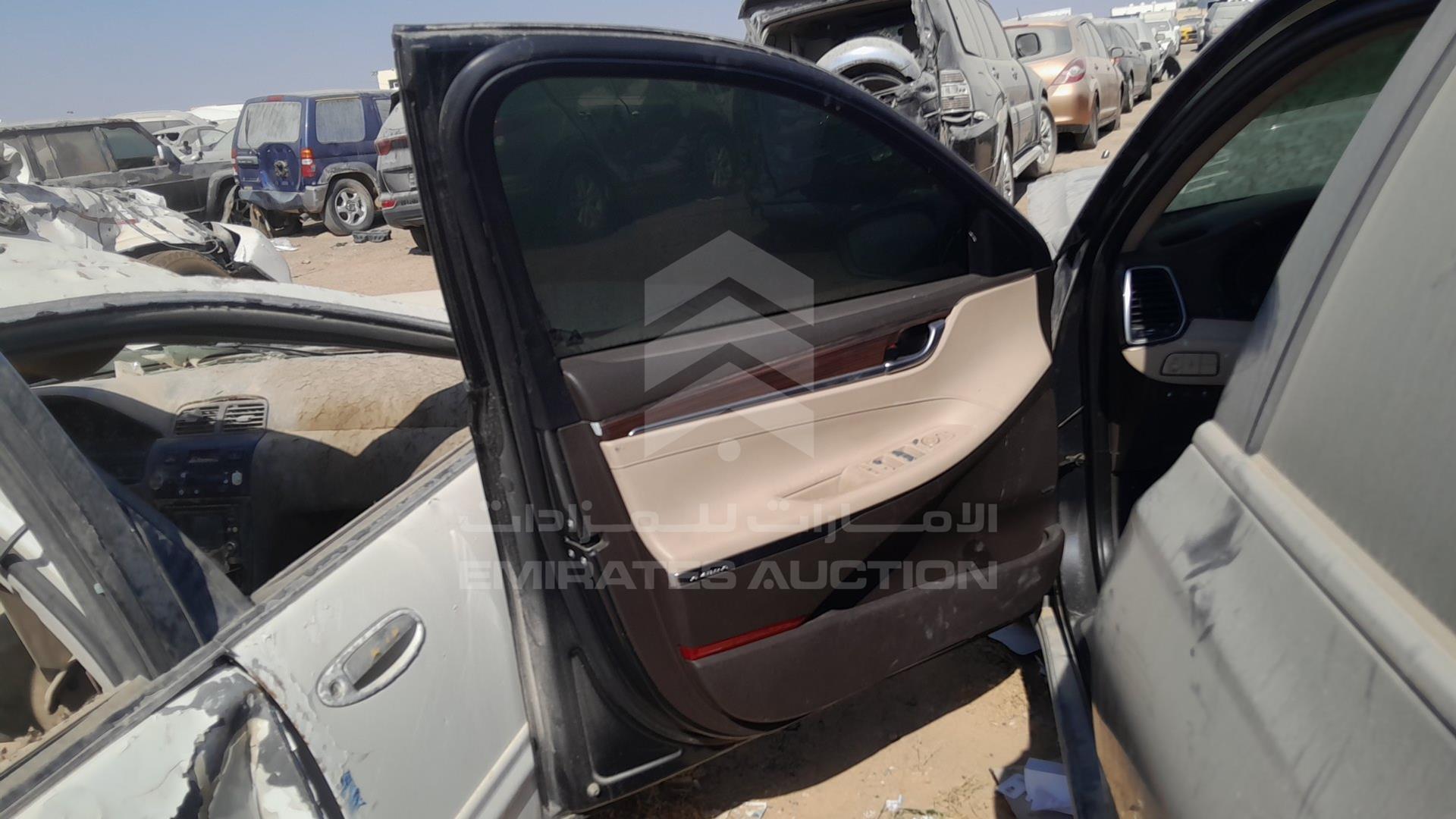 2018 HYUNDAI AZERA VIN: KMHF341F6JA182385