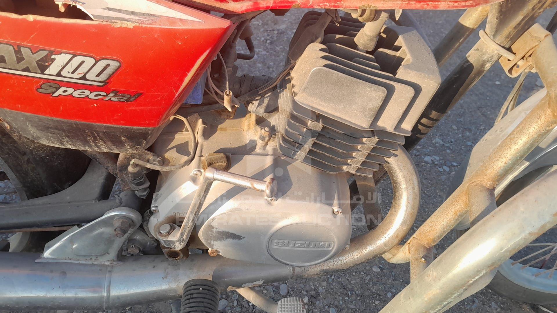 2007 SUZUKI MOTORBIKE VIN: LC6PAGA1070849692