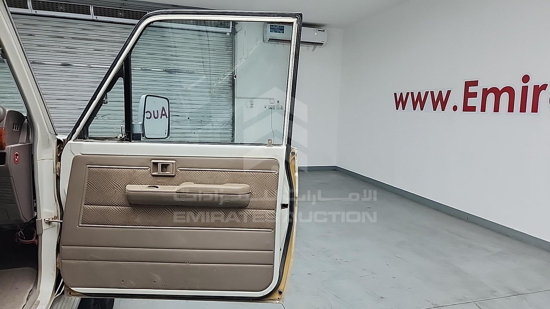 2012 TOYOTA LAND CRUISER VIN: JTFLU73J2C4522860