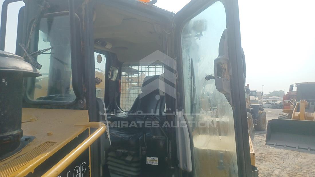 كاتربيلر D6R 2019 — الباب الأمامي الأيسر — صورة 11
