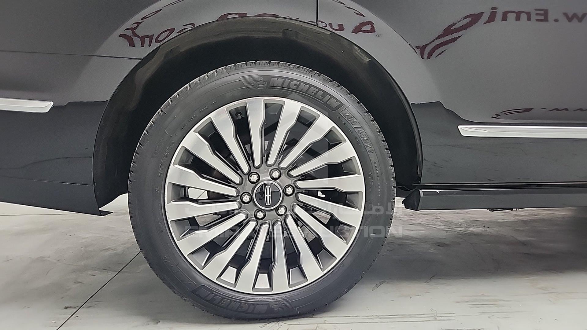 2018 LINCOLN NAVIGATOR VIN: 5LMJJ2LT4JEL16887