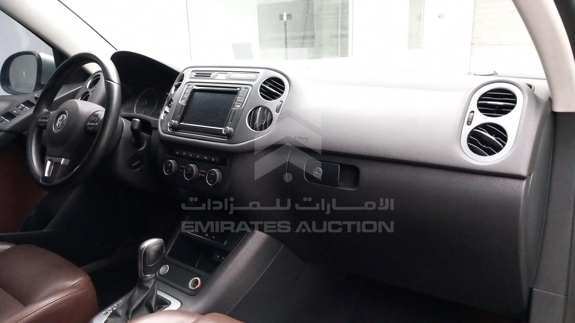 2016 VOLKSWAGEN TIGUAN VIN: WVGDE2AX1GW544858