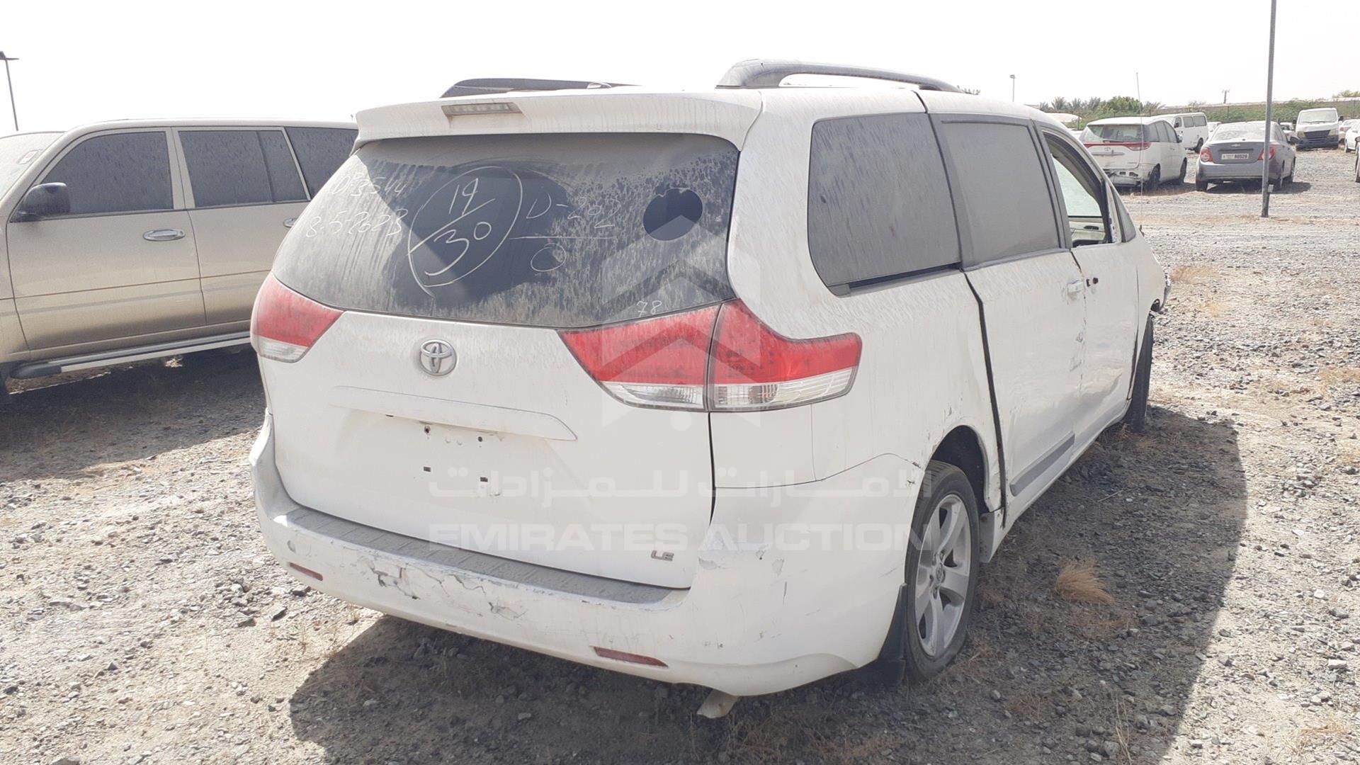 2014 TOYOTA SIENNA VIN: 5TDKK3DC2ES419884