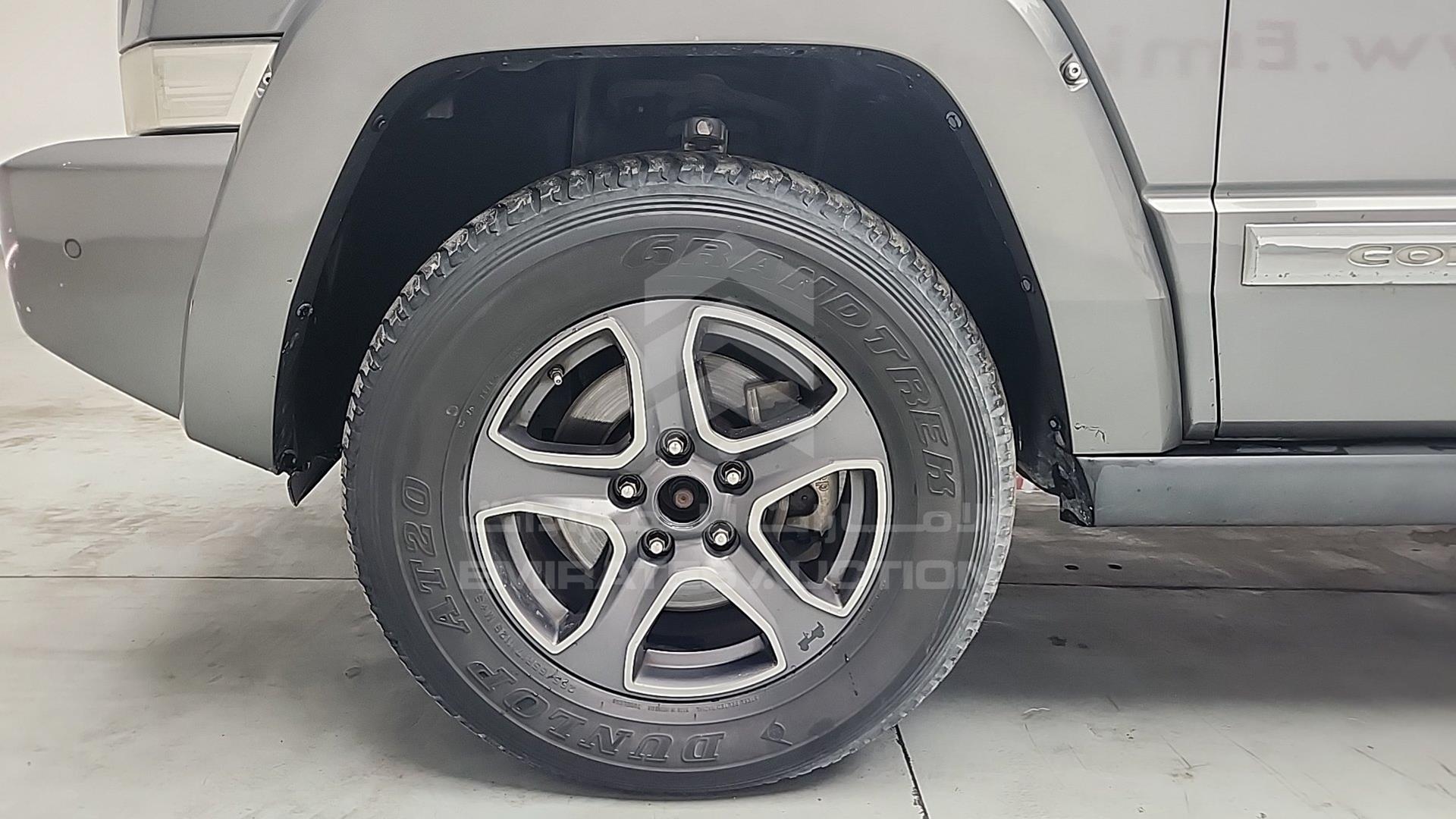 2007 JEEP COMMANDER VIN: 1J8H358N67Y591978