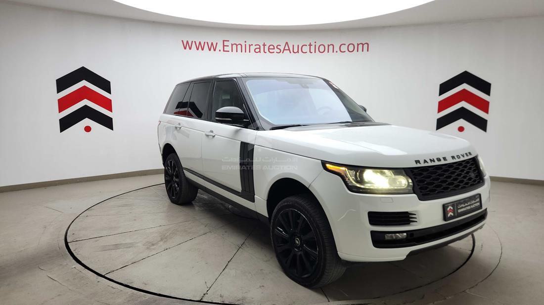 2016 Range Rover Vogue — Front Right Angle — Photo 11