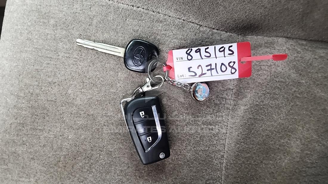 2004 Toyota Camry — Keys — Photo 5