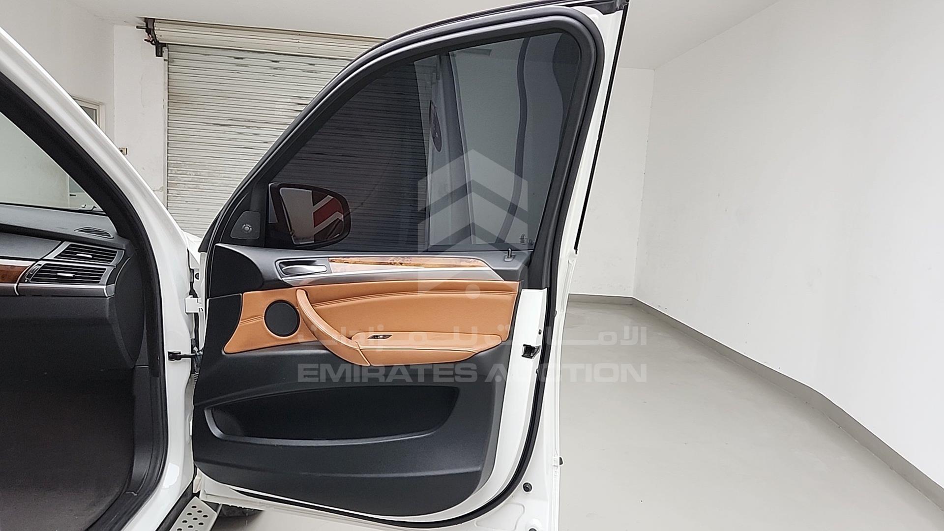 2008 BMW X5 VIN: WBAFE81028L092731