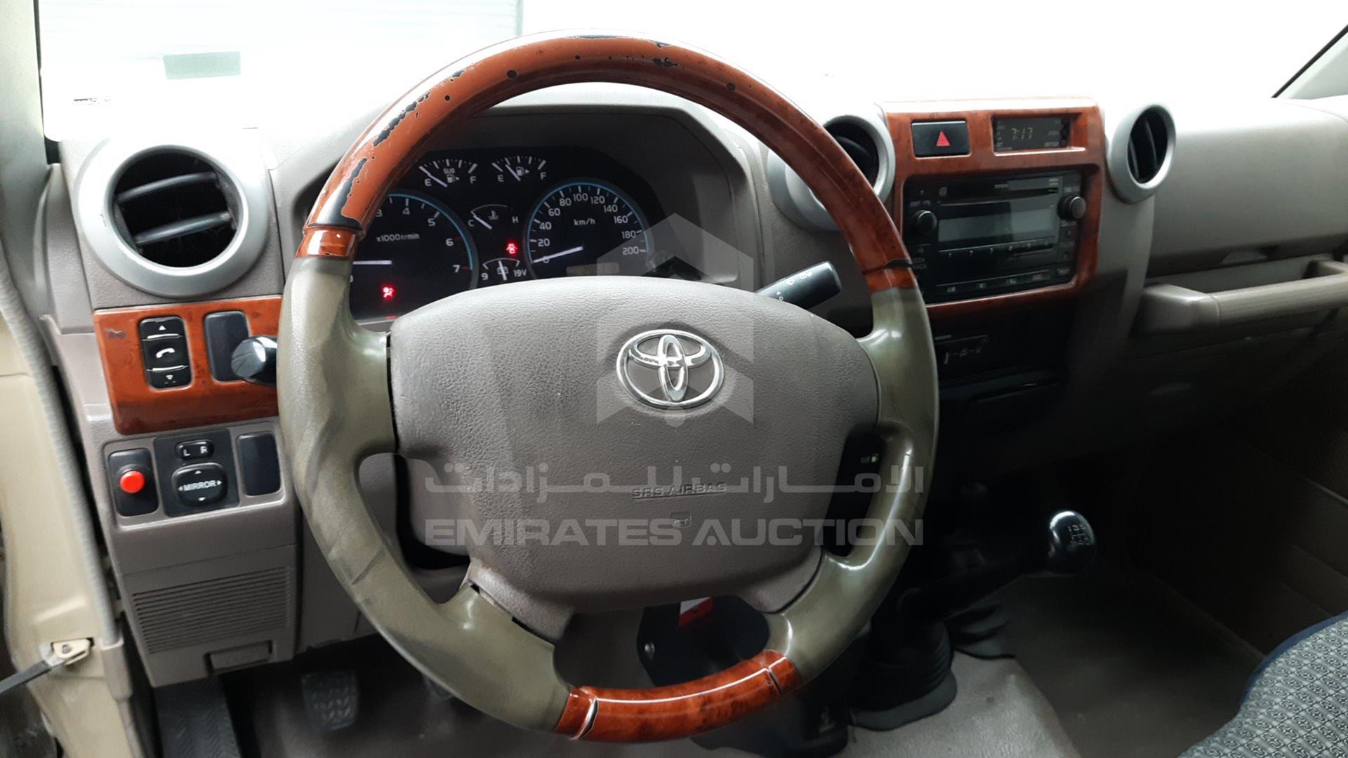 2014 TOYOTA LAND CRUISER VIN: JTFLU73J0E4563183