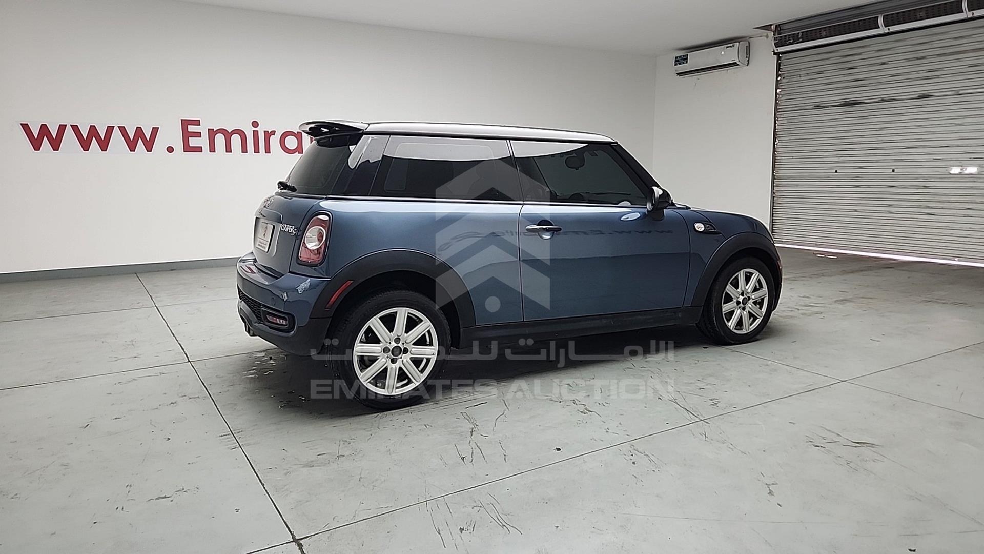 2011 MINI COOPER VIN: WMWSV3C58BTY11241