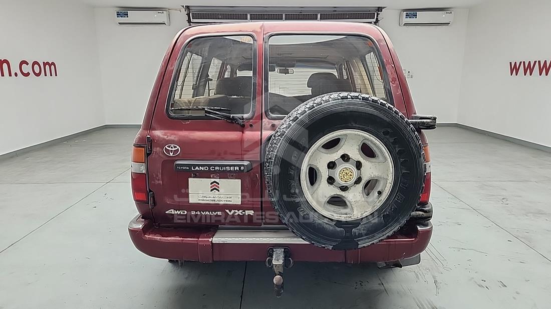 Toyota Land Cruiser — Rear View — Photo 10