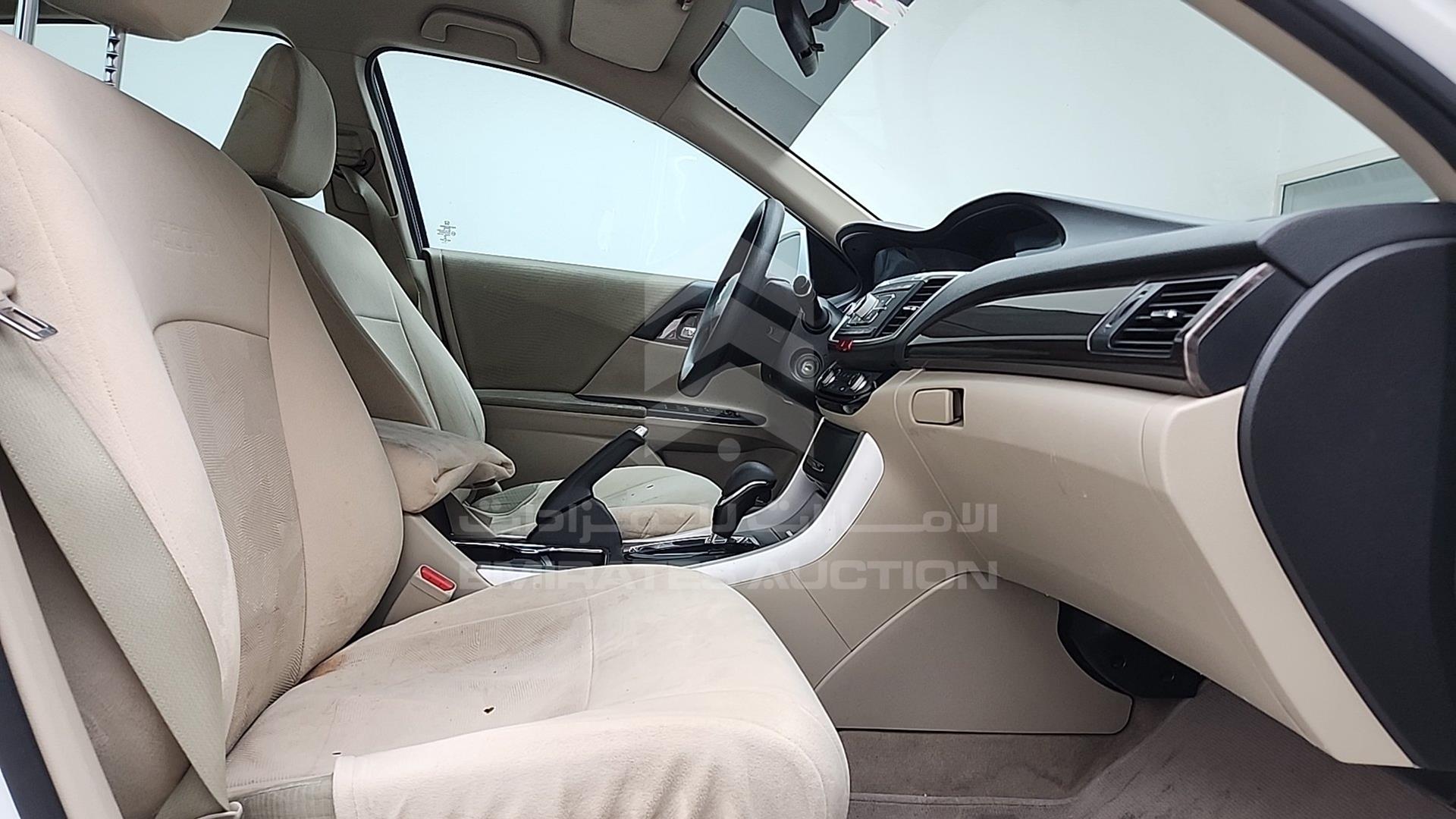 2017 HONDA ACCORD VIN: 1HGCR261XHA618318