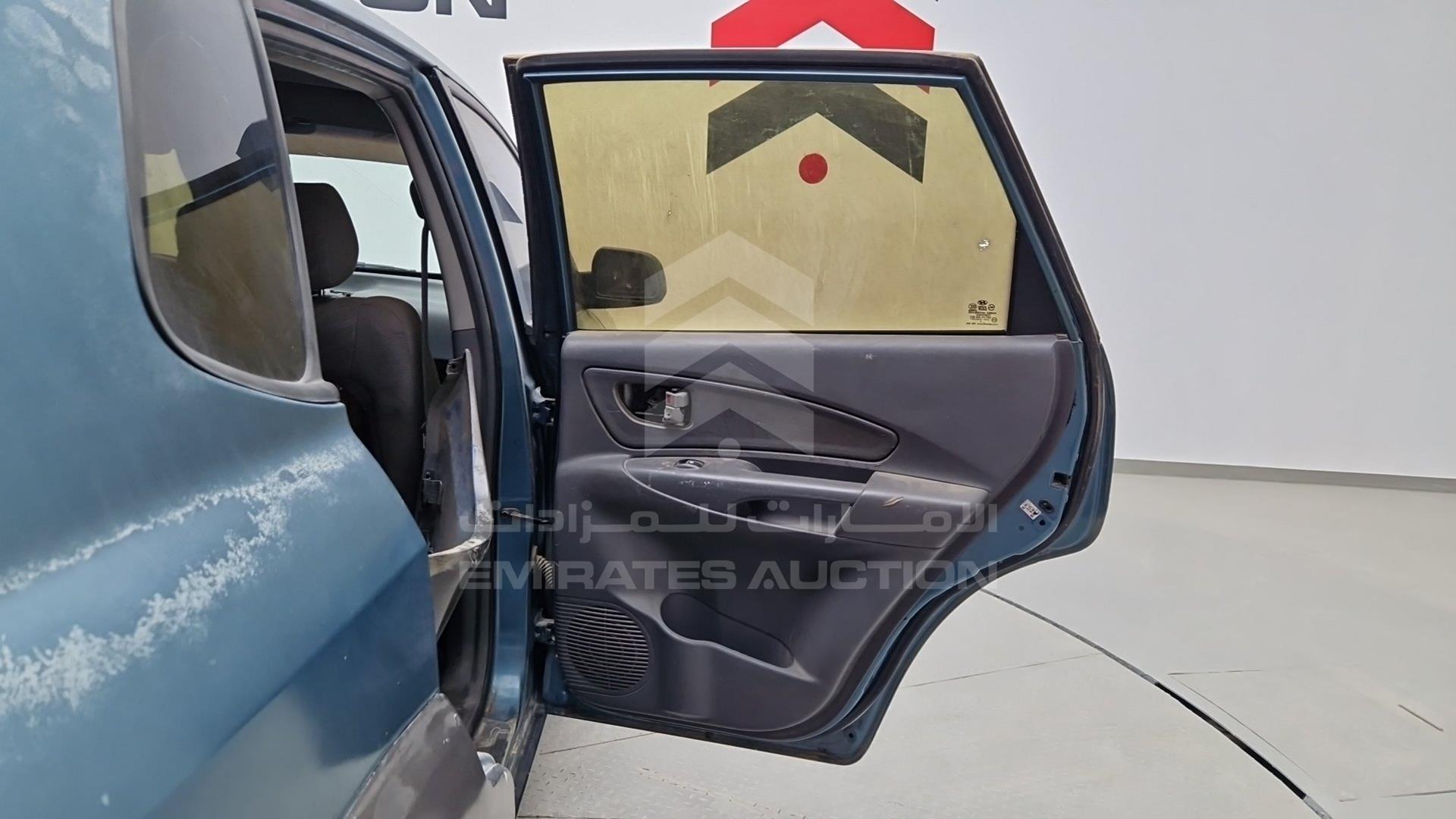 2005 HYUNDAI TUCSON VIN: KMHJM81B05U063764